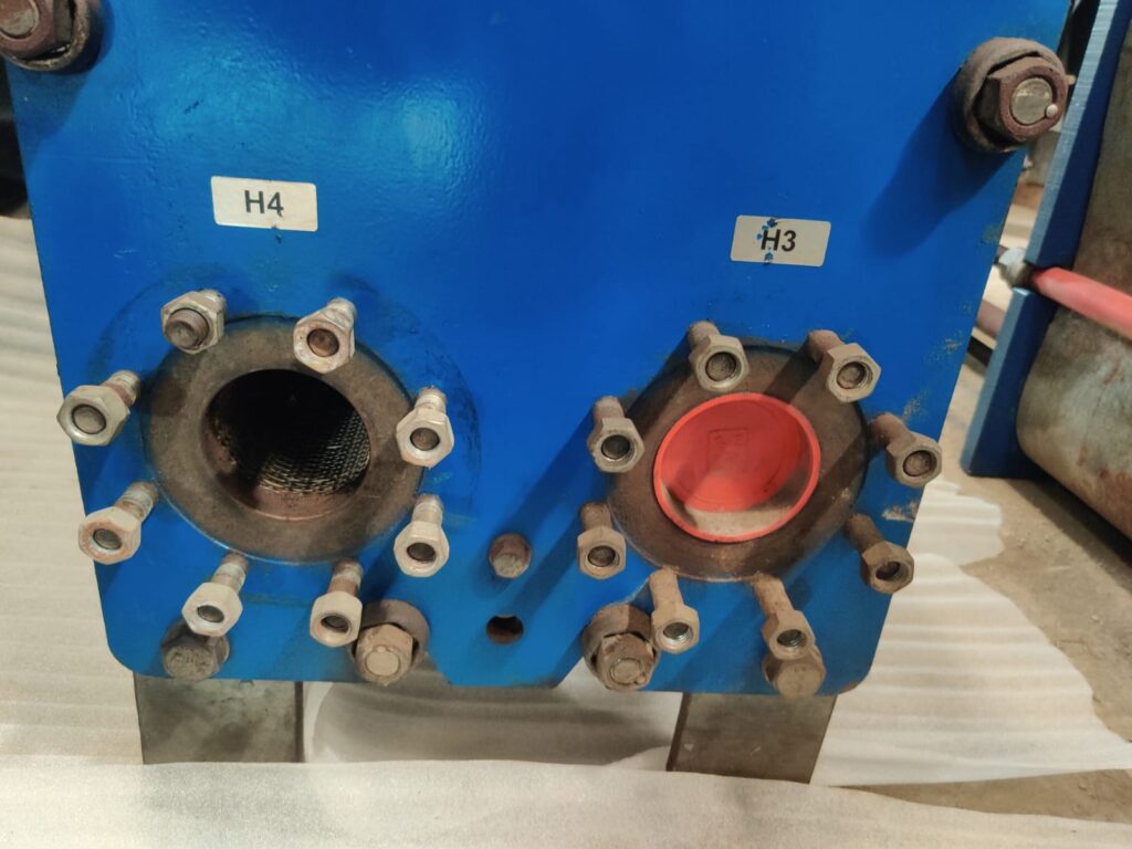 Industrial plate heat exchanger for cooling system